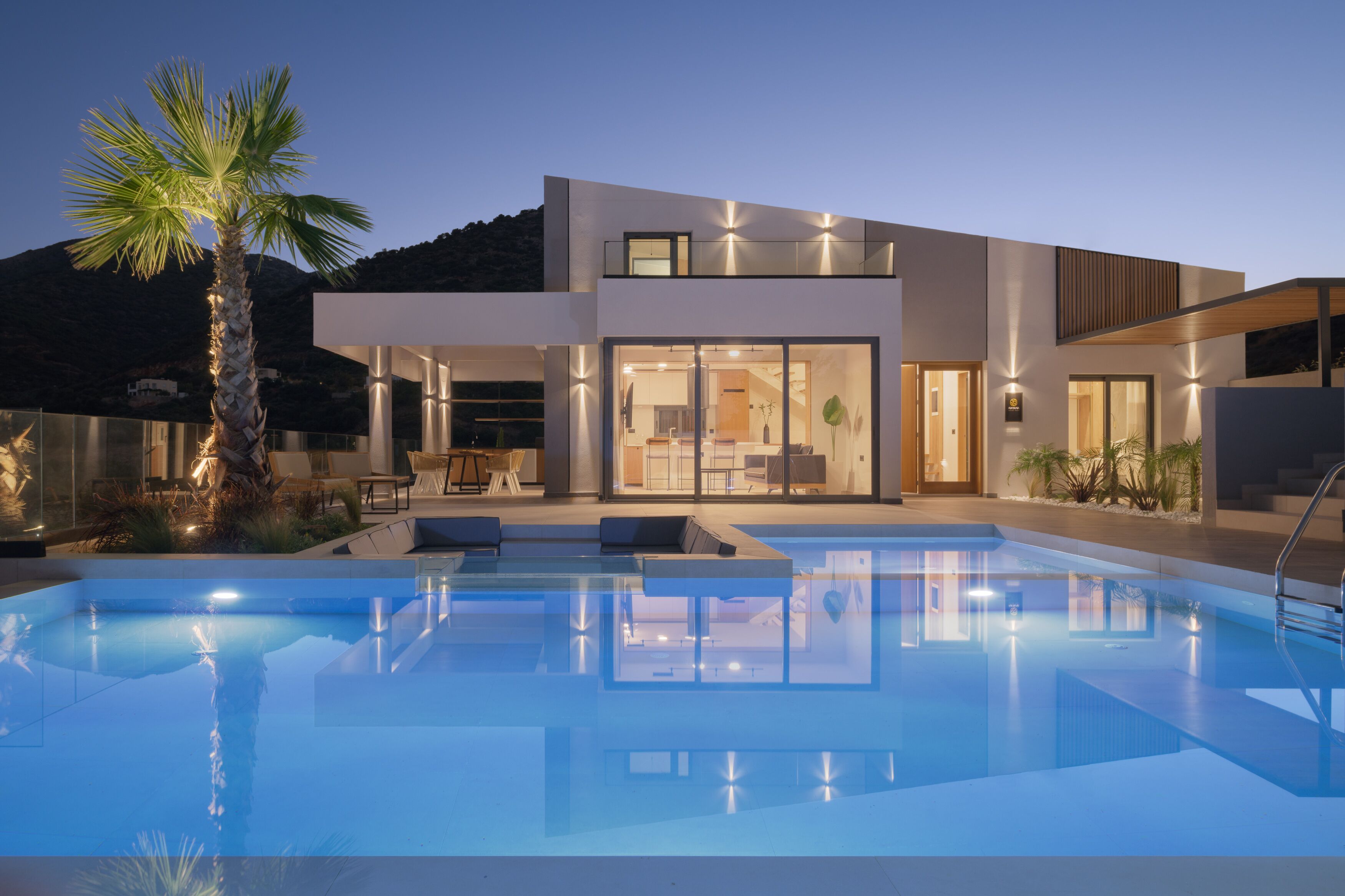 Ulkouima-allas, lämmitetty uima-allas