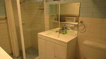 Douche, serviettes fournies