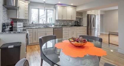 Luxury apartment with porch 1.8 miles away from beach. Sleeps 6. NowAval.To Book