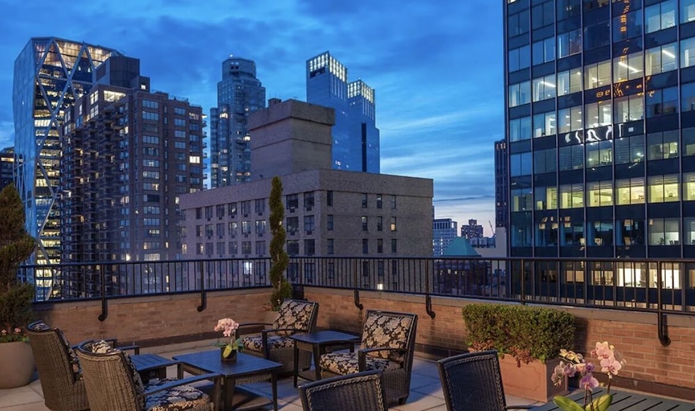 Image showcasing Luxury Penthouse Hotel Suite On Central Park Midtown Manhattan - New ...
