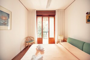 Bügeleisen/Bügelbrett, kostenloses WLAN, Bettwäsche