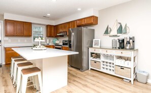 Frigorifero, microonde, forno, lavastoviglie