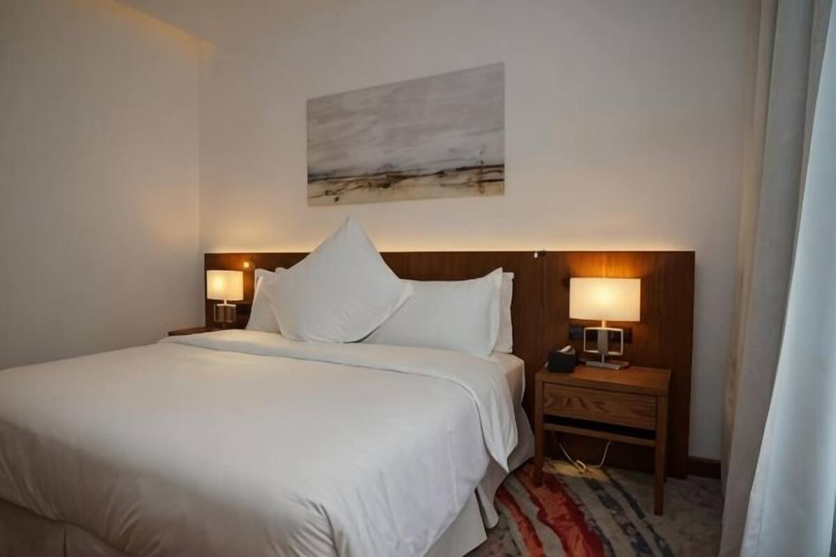 Premium bedding, pillowtop beds, in-room safe, desk