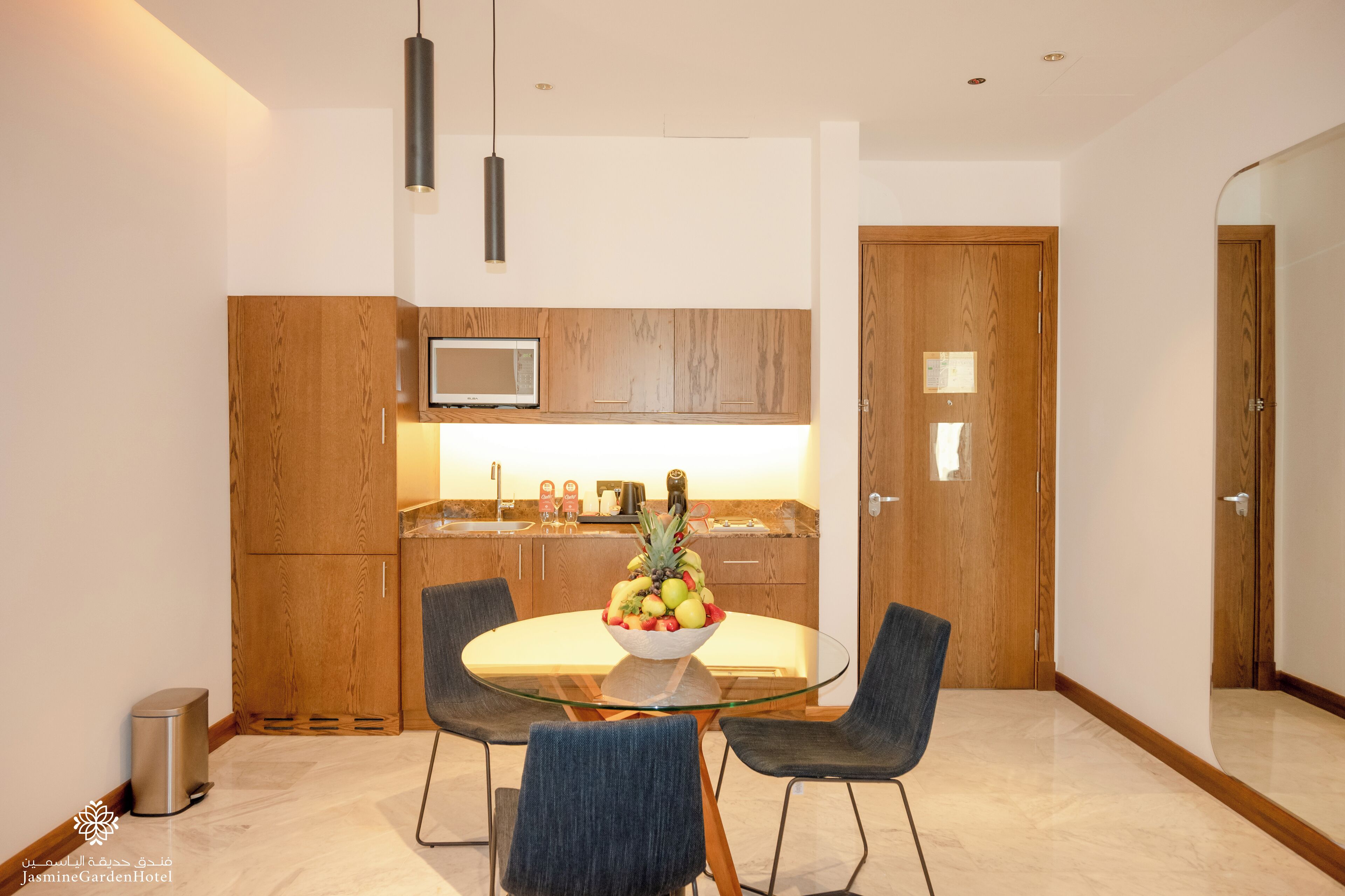 executive studio suite | premium bedding, pillow-top beds, in-room safe, desk