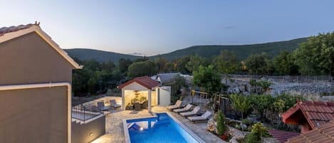 Outdoor pool, a heated pool