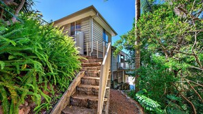 Property grounds - Beautiful View Corlette (Corlette)