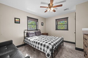 6 Schlafzimmer, Schreibtisch, kostenloses WLAN, Bettwäsche