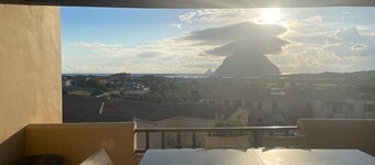 Charming villa. Garden, veranda overlooking Tavolara, Wifi, Pet friendly