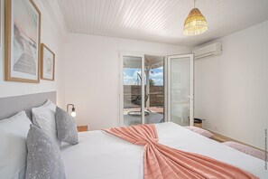 3 bedrooms, in-room safe, iron/ironing board, free WiFi