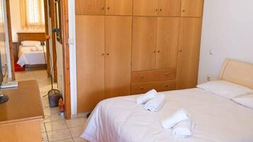 2 bedrooms, travel crib, WiFi, bed sheets