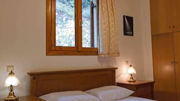 2 habitaciones, cuna de viaje, wifi y ropa de cama