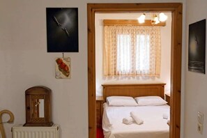 2 bedrooms, travel crib, WiFi, bed sheets
