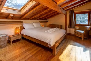 3 bedrooms, iron/ironing board, free WiFi - Chalet des Favrands -  sleeps 6 guests in 3 bedrooms with Sauna & Parking (Chamonix)