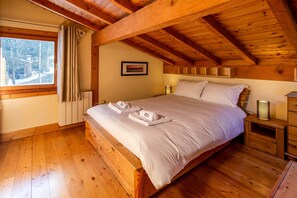 3 bedrooms, iron/ironing board, free WiFi