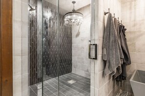 Bathtub, jetted tub