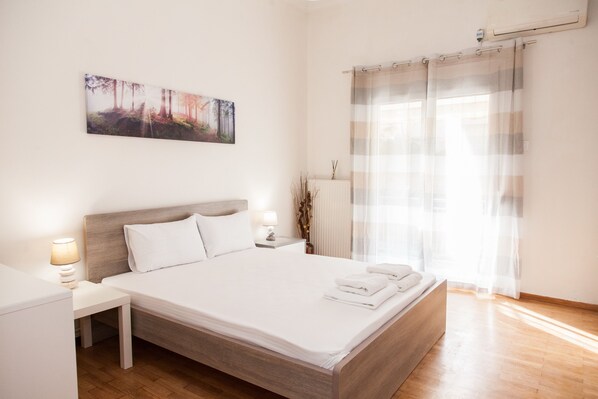 Apartment | Iron/ironing board, free WiFi - Cozy apartment n Stavros Niarchos Park (Kallithea)