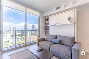 TV, offices - City Views From Your Balcony, Gym & Poolside Vibes (Miami)