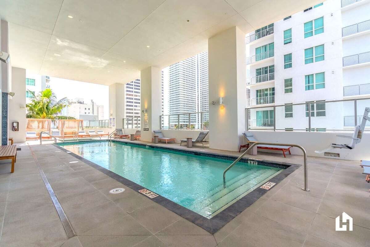 Downtown Miami Getaway, Heated Pool, Coworking!