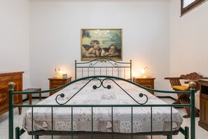 1 bedroom, free WiFi, bed sheets - Holiday Home "Residenza Gabry" with Sea View, Garden, Terrace and Wi-Fi (Cagliari)