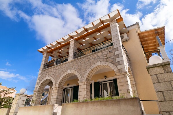 Exterior - Apartment "Villa Votistis A2" with Mountain View, Garden & Wi-Fi (Lefkadas)
