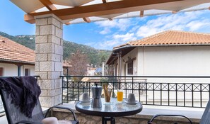 Outdoor dining - Apartment "Villa Votistis A2" with Mountain View, Garden & Wi-Fi (Lefkadas)
