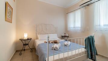 1 chambre, fer et planche à repasser, Wi-Fi gratuit, draps fournis