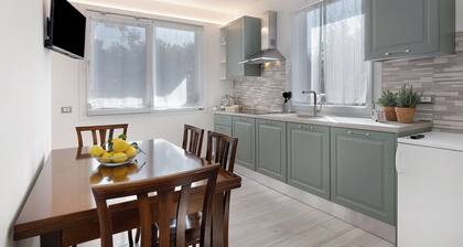 Ferienwohnung "Baita Marina - Libeccio 30 m Mare" mit Garten und WLAN