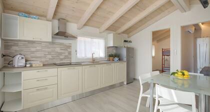 Apartment "Baita Marina - Tramontana 30m mare" with Garden & Wi-Fi