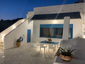 Outdoor dining - Villa "Blue Sea" with Sea View, Terrace & Wi-Fi (Makry gialos ierapetra)