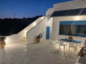Outdoor dining - Villa "Blue Sea" with Sea View, Terrace & Wi-Fi (Makry gialos ierapetra)