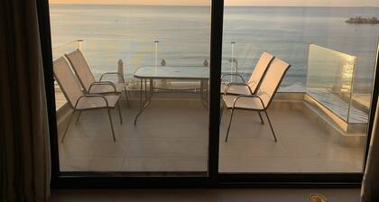 Holiday Apartment "Central urban luxury" with Sea View, Terrace & Wi-Fi