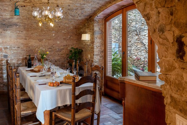 Dining - Farmhouse "Can Nentia" with Mountain View, Pool & Wi-Fi (Fonteta)