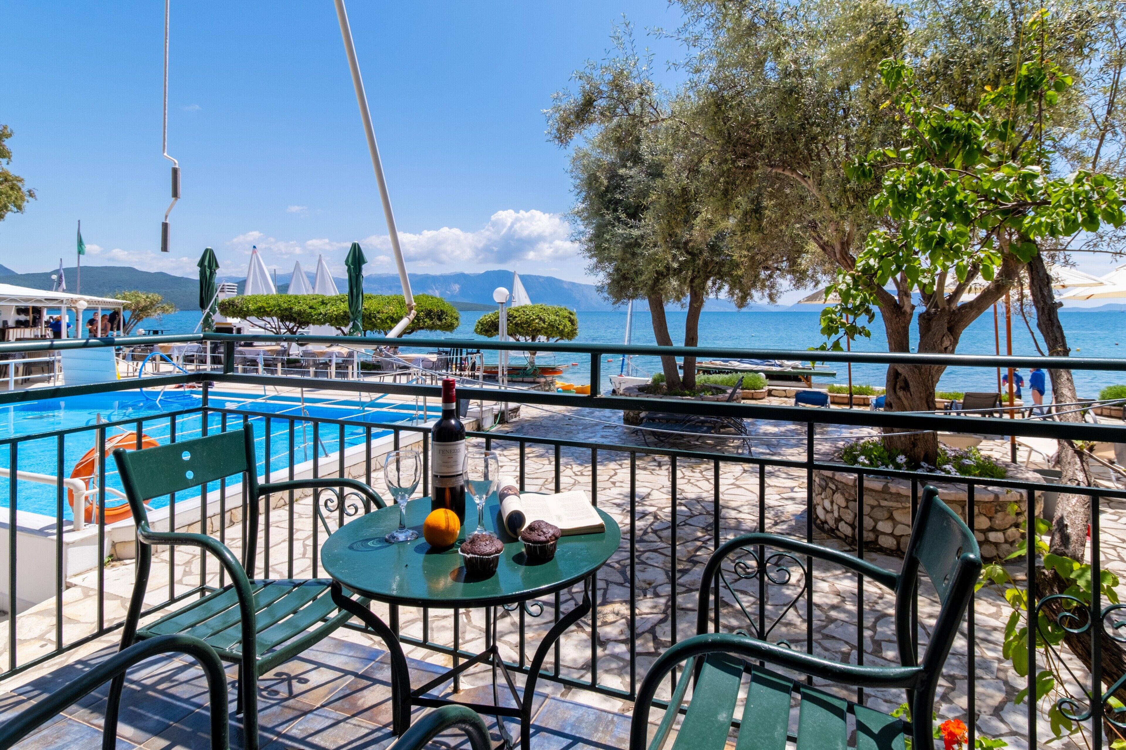 屋外ダイニングエリア