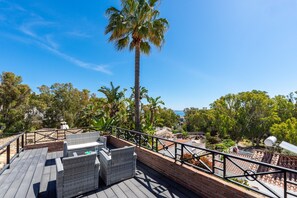 Terrace/patio - Villa "La Cala de Mijas" with Pool, Terrace & Wi-Fi (Calahonda)