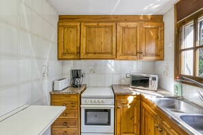 Frigorífic, microones, forn i placa de cuina 