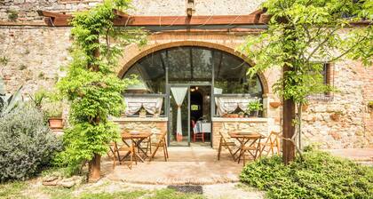 Villa "Il Fornacino" with Pool, Garden & Wi-Fi