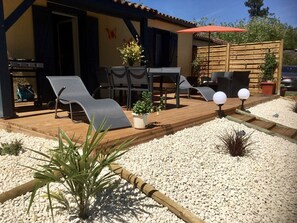 تناول الطعام بالخارج