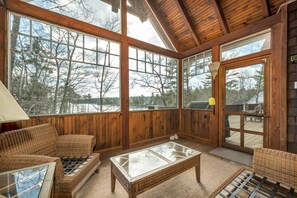 Smart TV, fireplace, DVD player, foosball