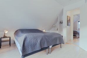 Hus, 2 soverom, ved havkanten | 2 soverom, individuelt dekorert og individuelt innredet