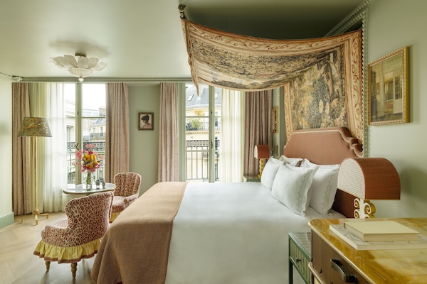 Deluxe Room | 1 bedroom, premium bedding, memory-foam beds, free minibar items