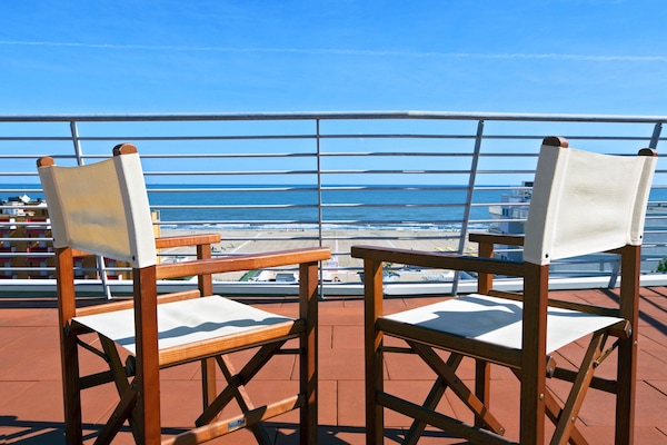 Sun deck