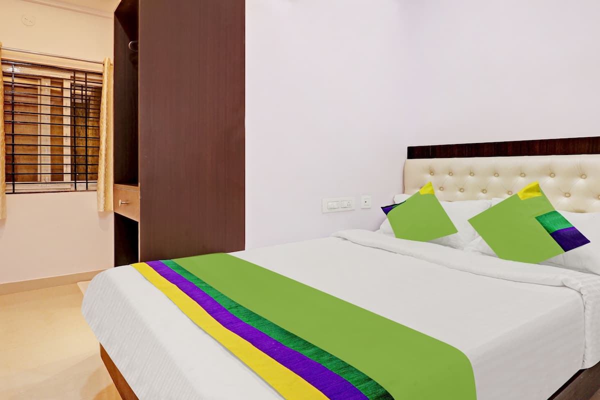 Economy Double Room | Iron/ironing board