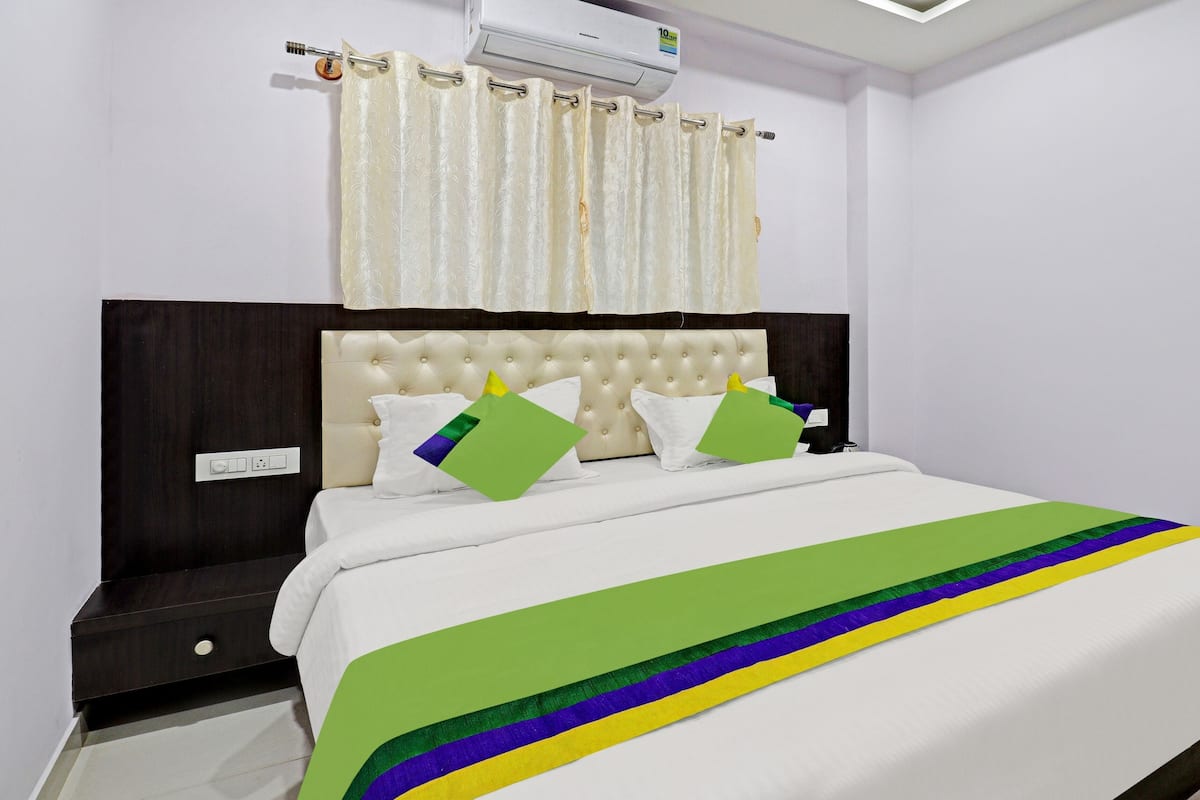 Standard Double Room | Iron/ironing board