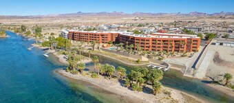 Riverfront Condo w/beach, boat launch, pool & spa