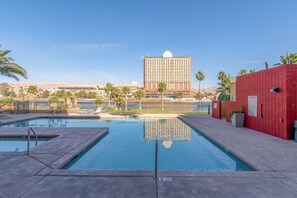 Pool - Riverfront Condo w/beach, boat launch, pool & spa (Bullhead City)