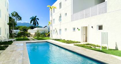 Studio w/ Kitchenette - Exclusive Pool & Beach Access 6-minutes