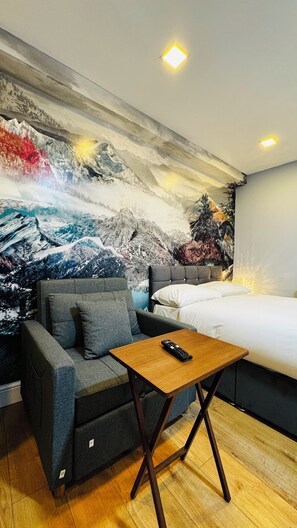 Deluxe Studio Suite | Soundproofing, free WiFi