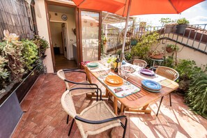 Outdoor dining - Residenza al Pavone Luxury with Terrace (Lucca)