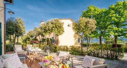Jacopo Farmhouse Apartment in Wine Resort in Lucca