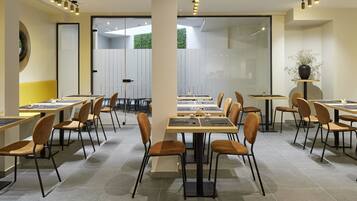 Dagelijks ontbijtbuffet (EUR 16 per persoon)